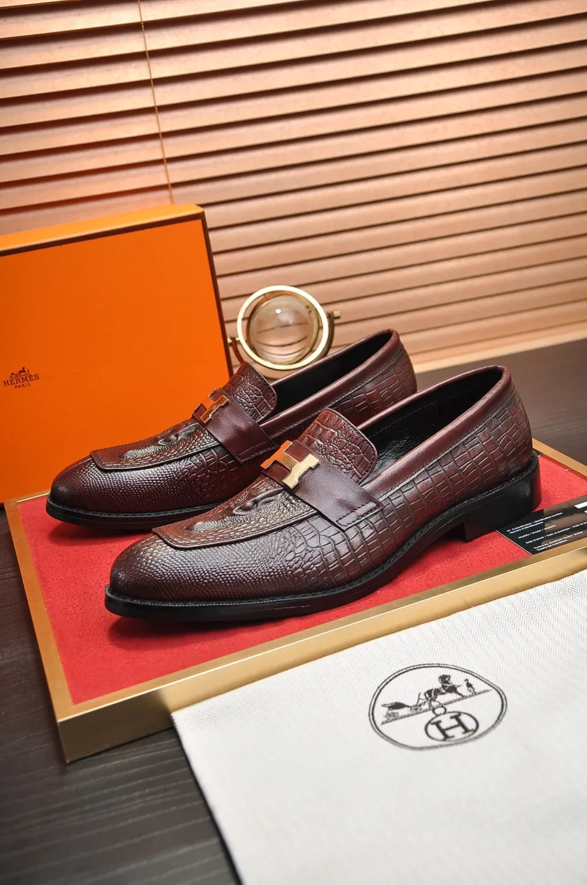 Men's shoes💰460💶[HERMES] (sheepskin lining)🍀Italian top luxury🍀He does not pursue novel styles and gorgeous colors, but attracts the favor of successful men with his flawless, elegant and classic style. Formal leather shoes This very comfortable, simple and stable style allows you to easily match any style! The pattern is absolutely 1:1 refined from the original case, and we strive for excellence in materials, imported cowhide + sheepskin lining💪💪💪extraordinary texture👍! .Black Brown Size: 38-45 (45 customized)